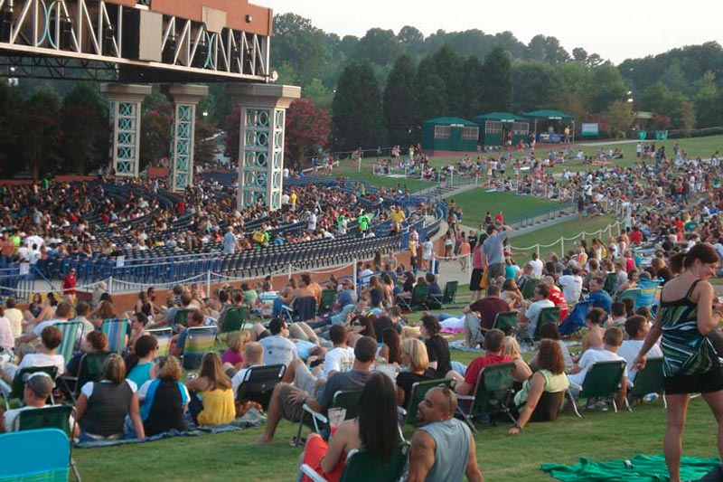 People enjoying and evening concert at Walnut Creek Amphitheater